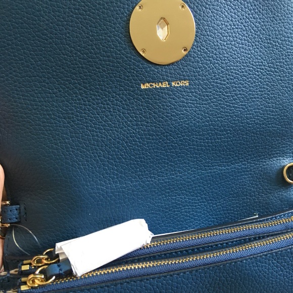 Michael Kors Crossbody - Picture 2 of 4